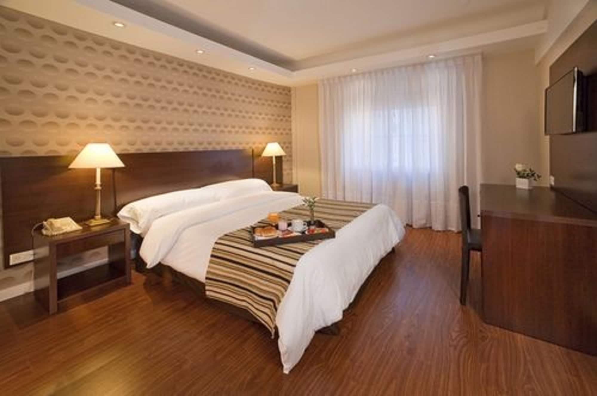 Dora Hotel บัวโนสไอเรส ภายนอก รูปภาพ